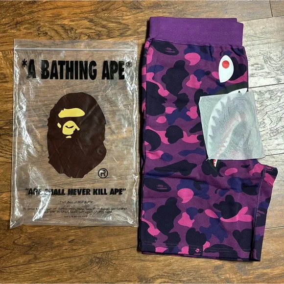 Authentic *NEW* BAPE purple camo shark sweat shorts 🦈
